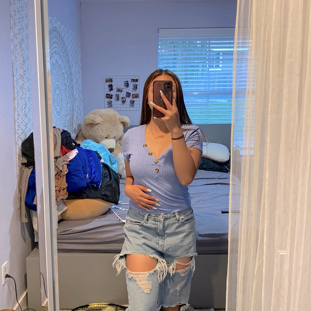 V-cut Top